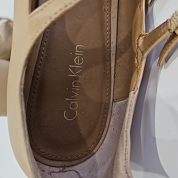 Calvin Klein Caz Cow Silk Sandstorm Beige Leather Open Toe Strappy Sandal Size 9 - Picture 9 of 12